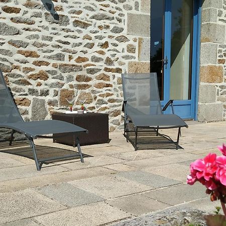 La Maison Bleue Saint-Sauveur-des-Landes Ngoại thất bức ảnh