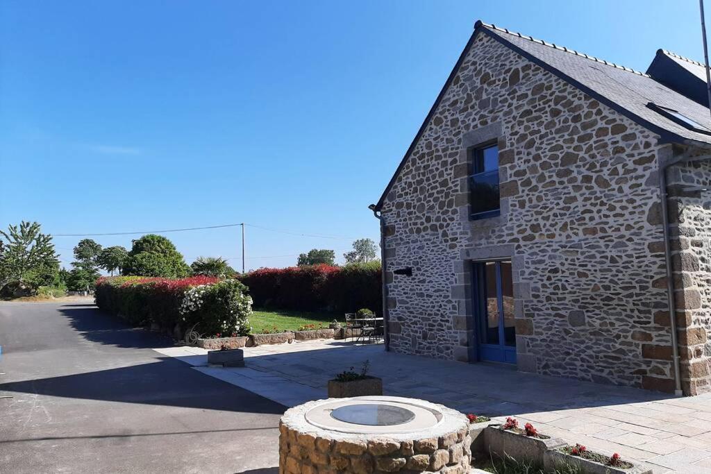 La Maison Bleue Saint-Sauveur-des-Landes Ngoại thất bức ảnh